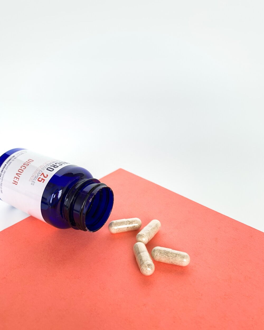 jeanneret-botanical-micro-25-discover-microdose-mushroom-capsules-1.jpg